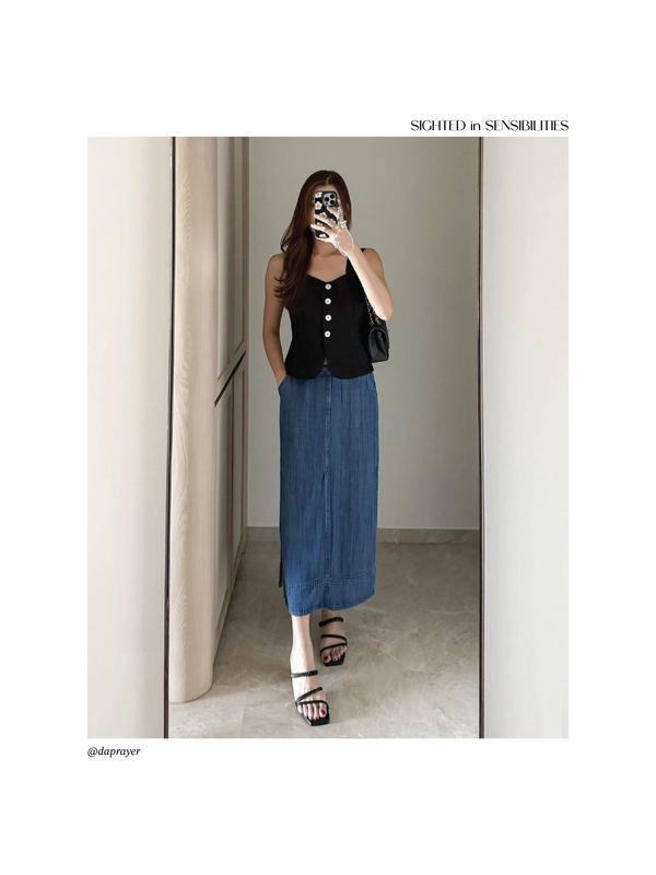 Gentle Denim Column Skirt in Dark Blue