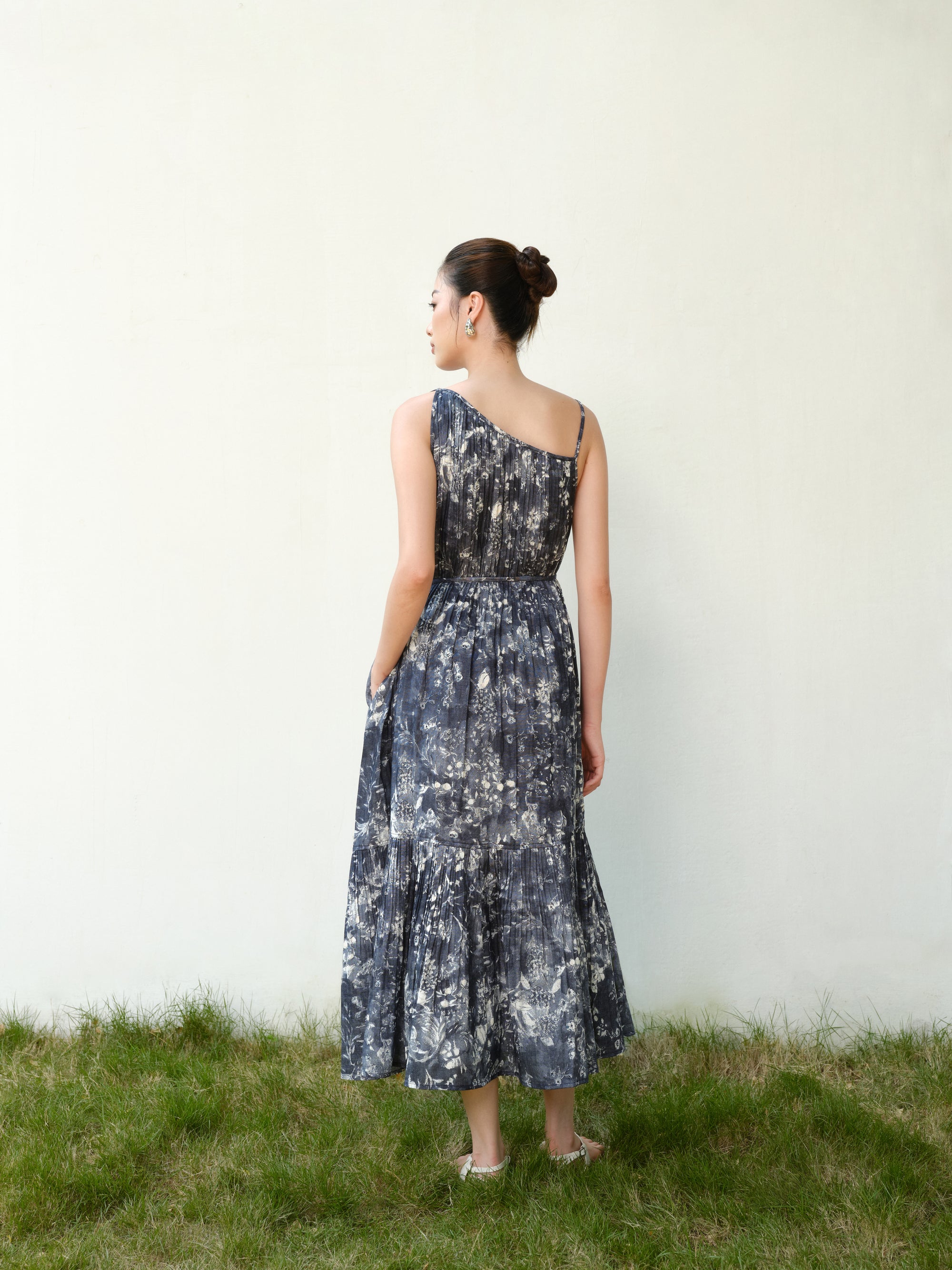 Asymmetric Neckline Artwear Dress in Midnight
