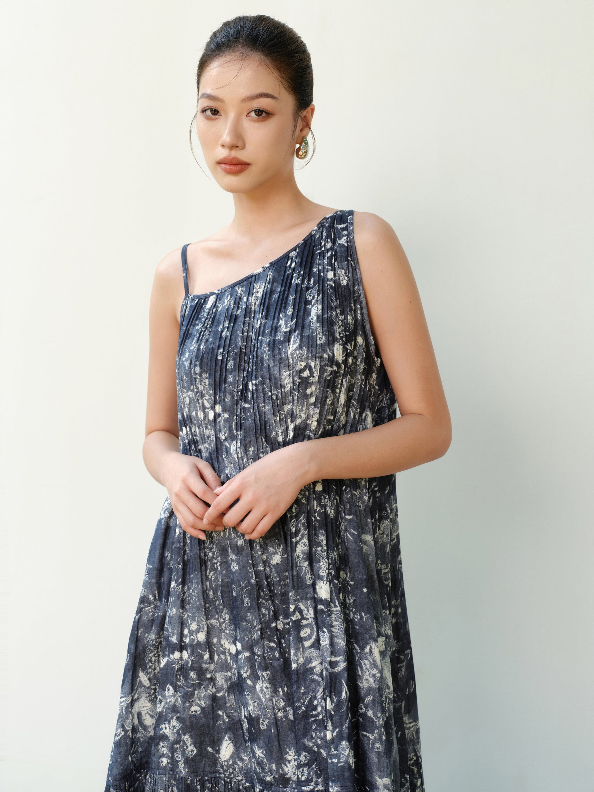 Asymmetric Neckline Artwear Dress in Midnight