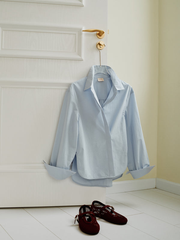 Cotton Classics Multiway Buttondown Shirt in Sky Blue