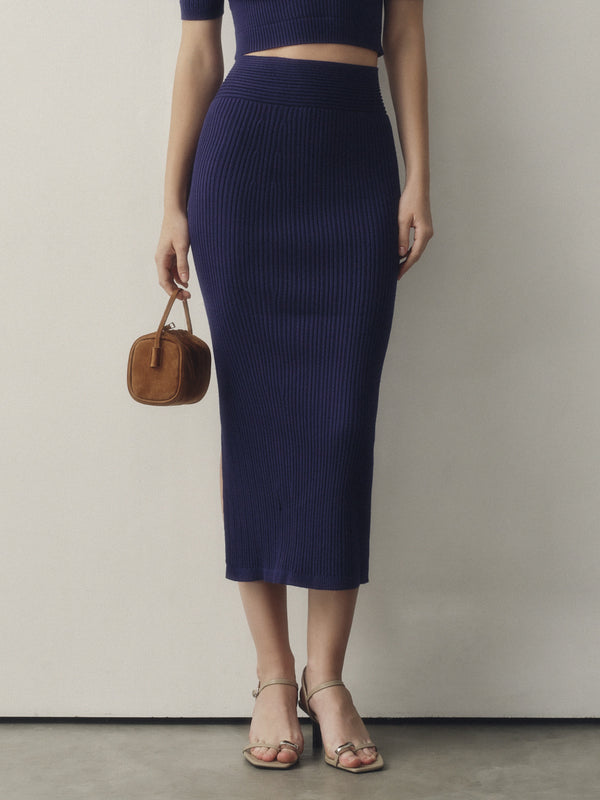 Seamless Knit Column Skirt in Navy