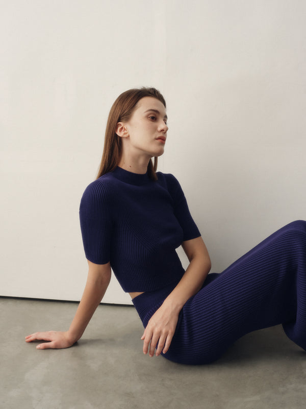 Seamless Knit Sleeved Top in Navy