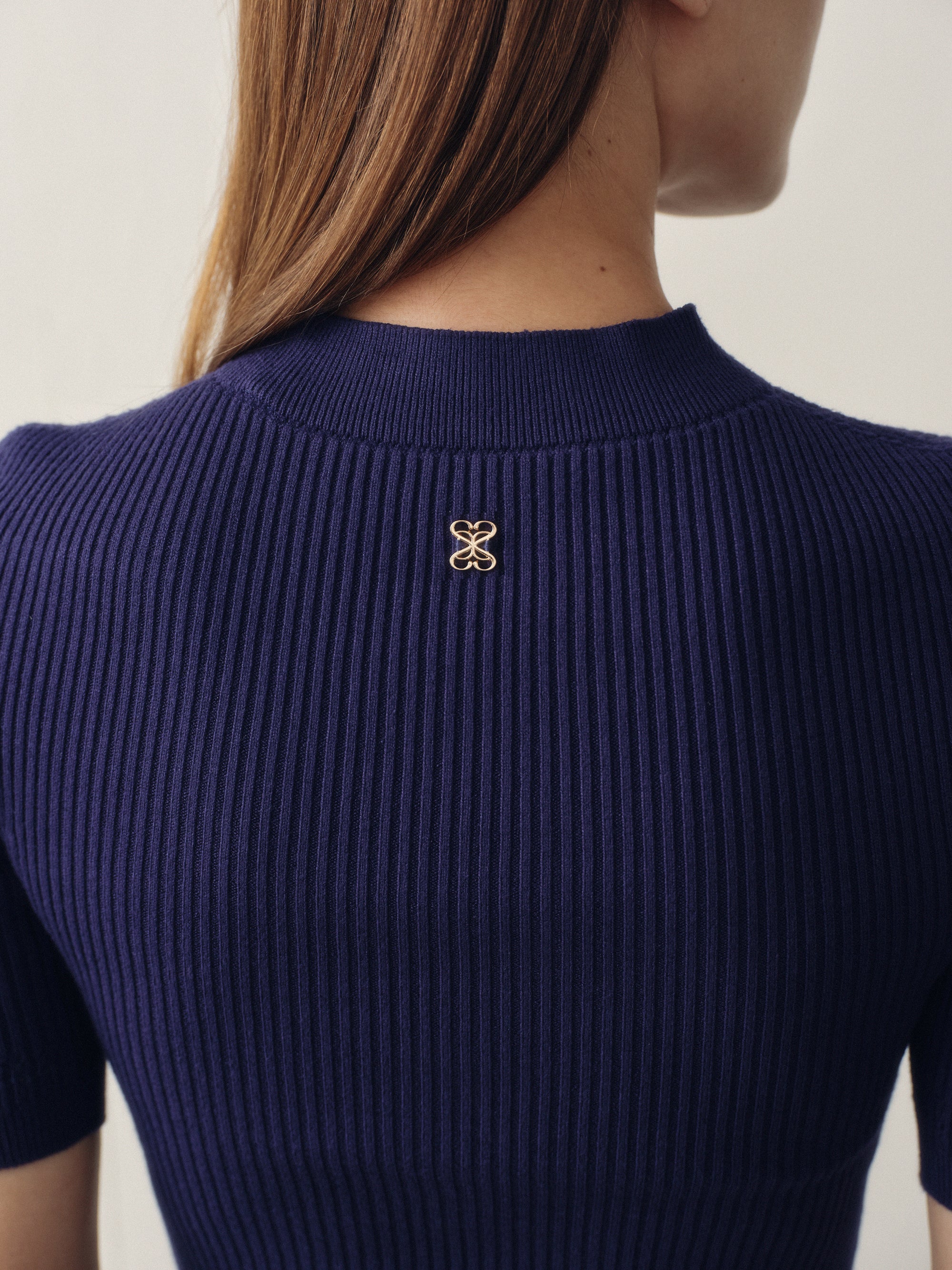 Seamless Knit Sleeved Top in Navy