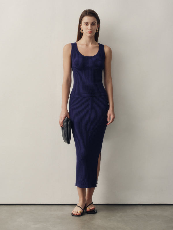 Seamless Knit Column Skirt in Navy