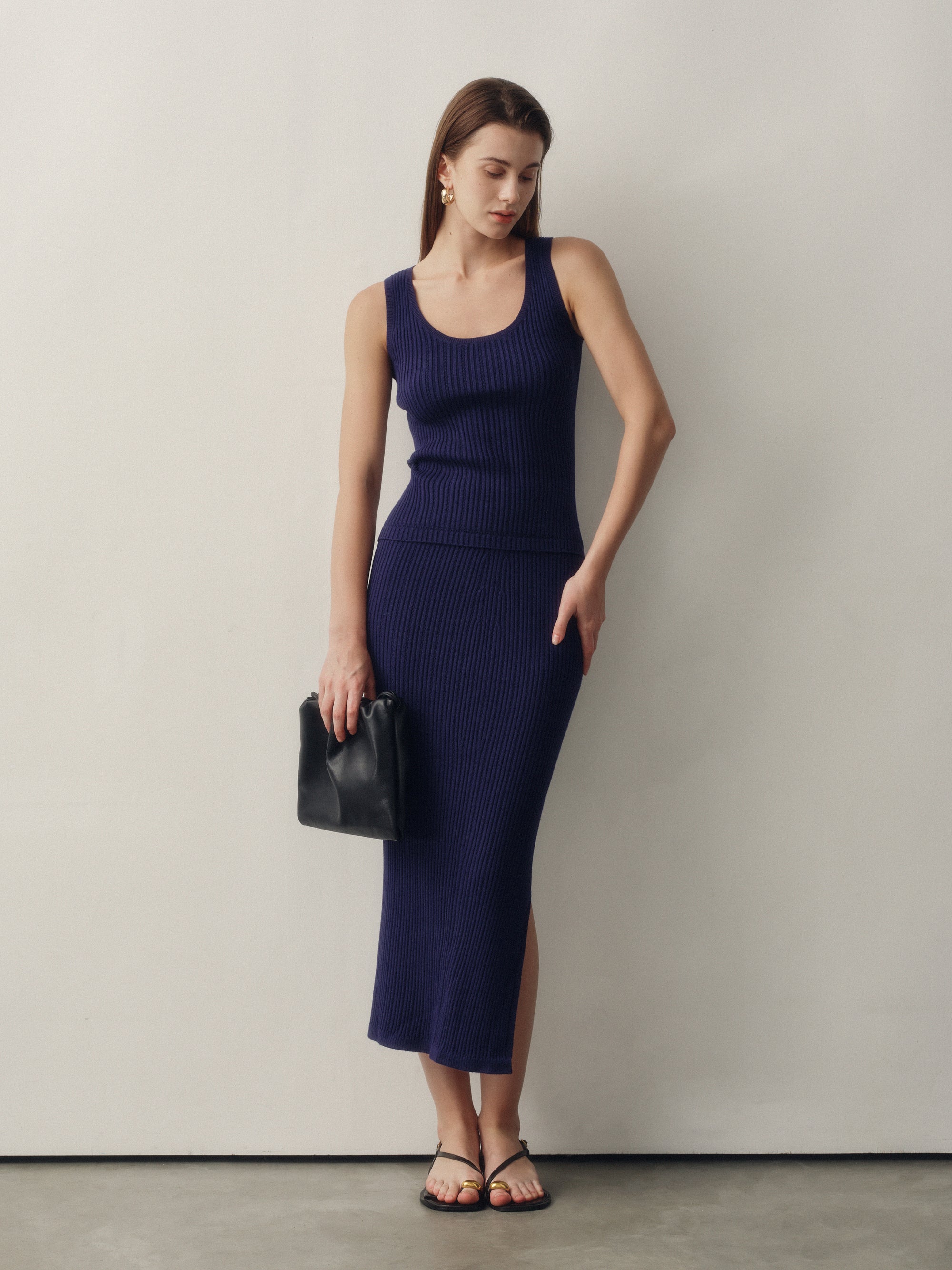 Seamless Knit Column Skirt in Navy