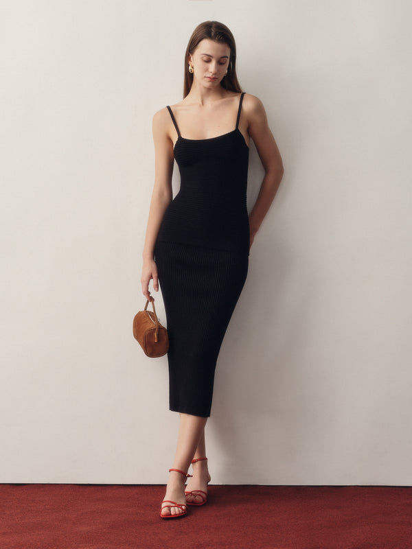 Seamless Knit Column Skirt in Black
