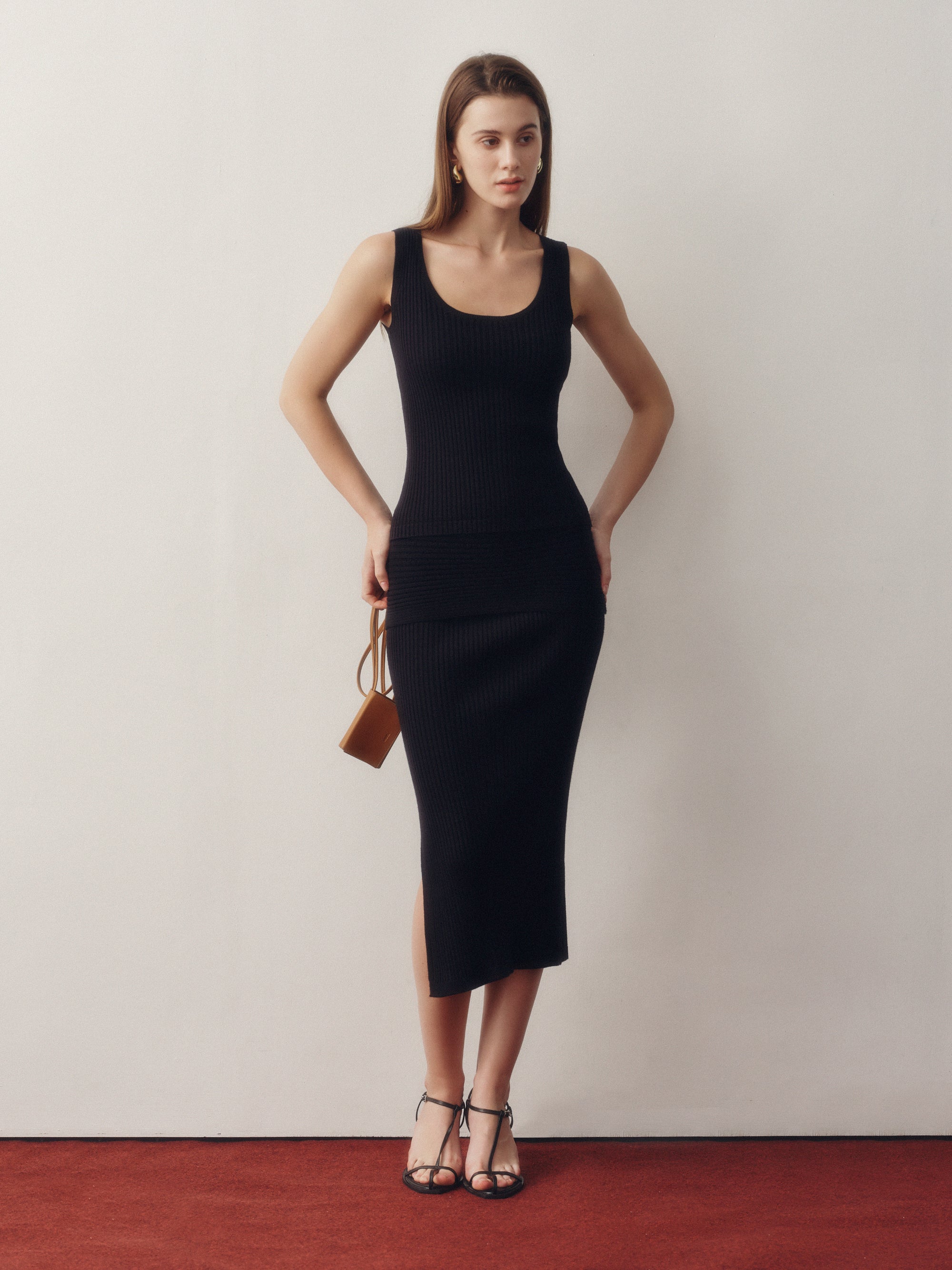 Seamless Knit Reversible Tank Top in Black