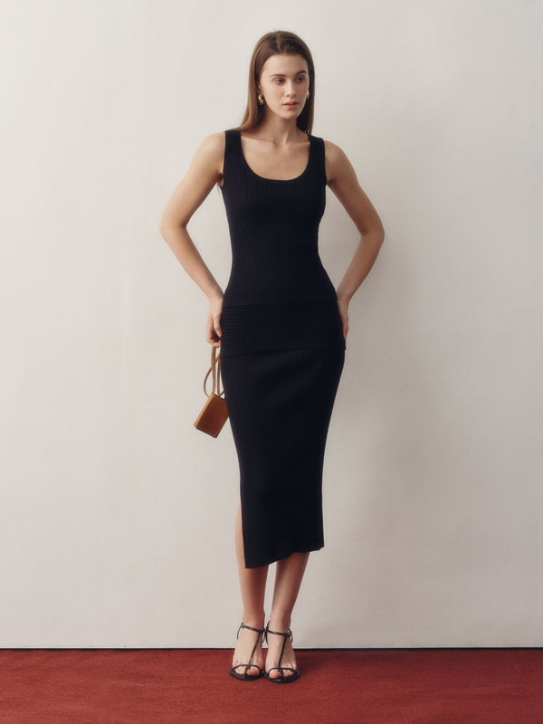 Seamless Knit Reversible Tank Top in Black