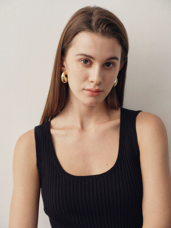 Seamless Knit Reversible Tank Top in Black