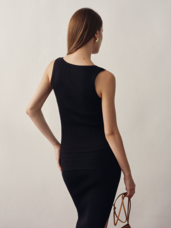 Seamless Knit Reversible Tank Top in Black