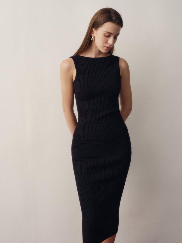 Seamless Knit Reversible Tank Top in Black