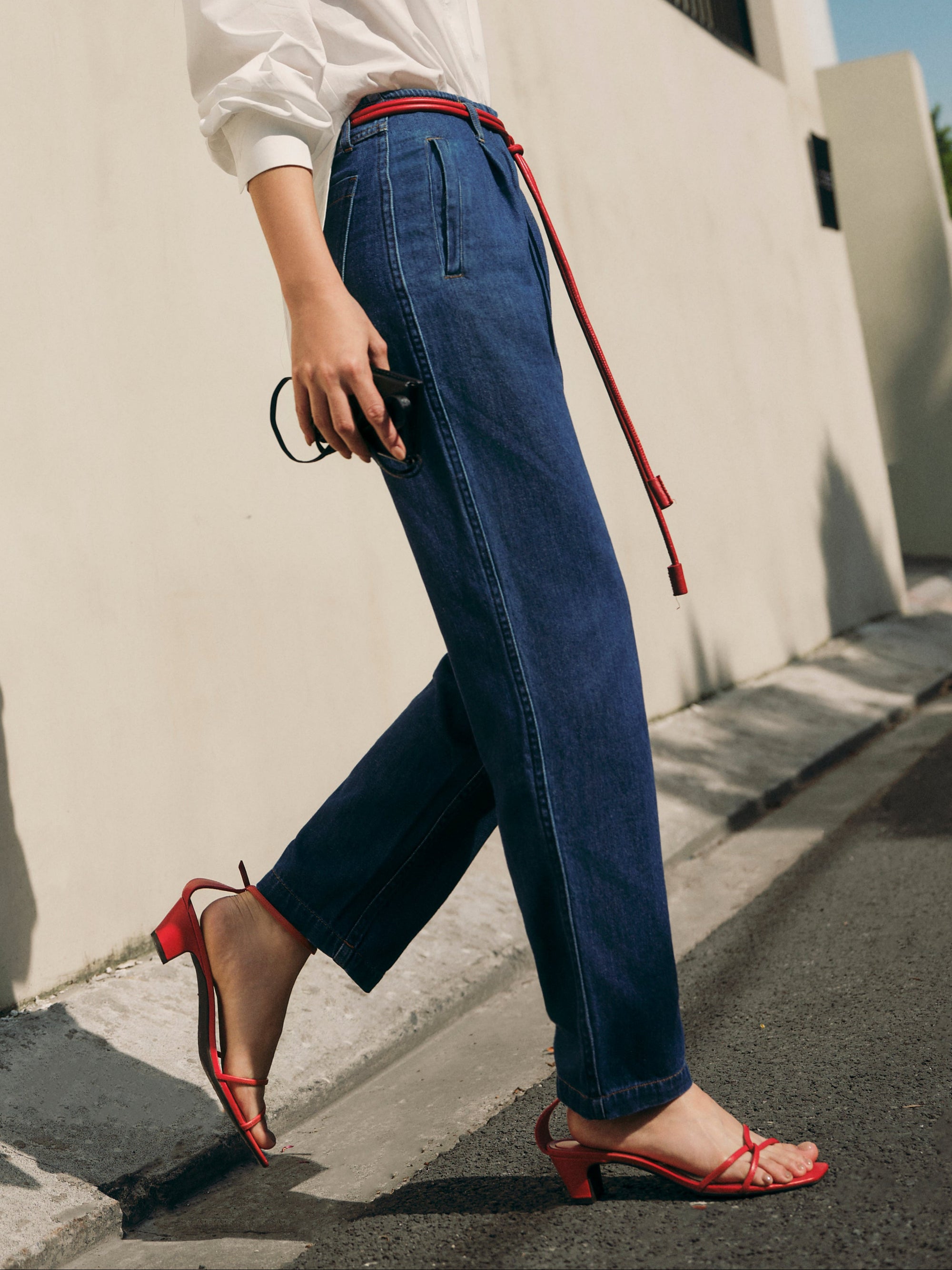 Gentle Denim Tapered Jeans