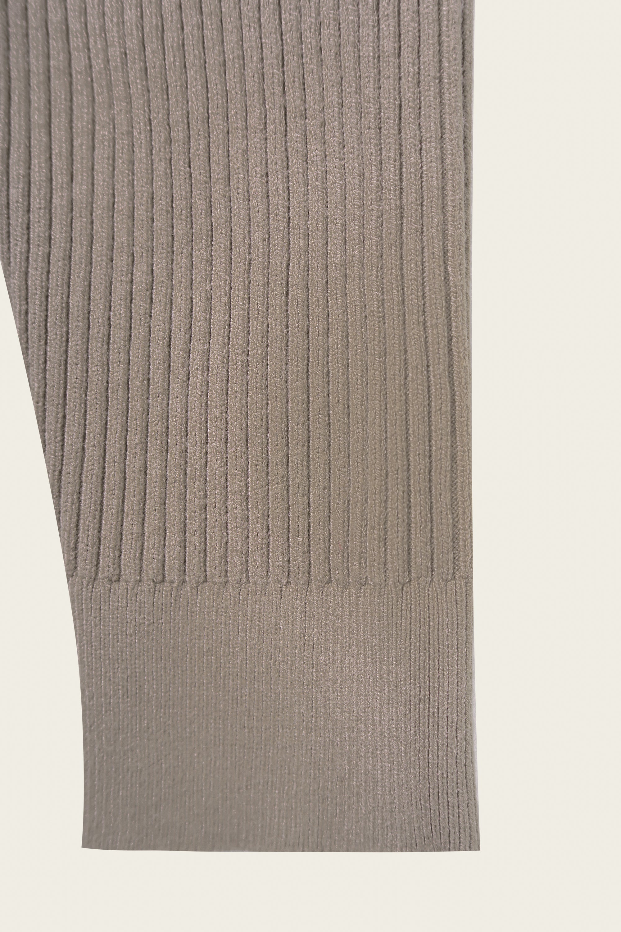 Seamless Knit Shrug Cardigan in Latte
