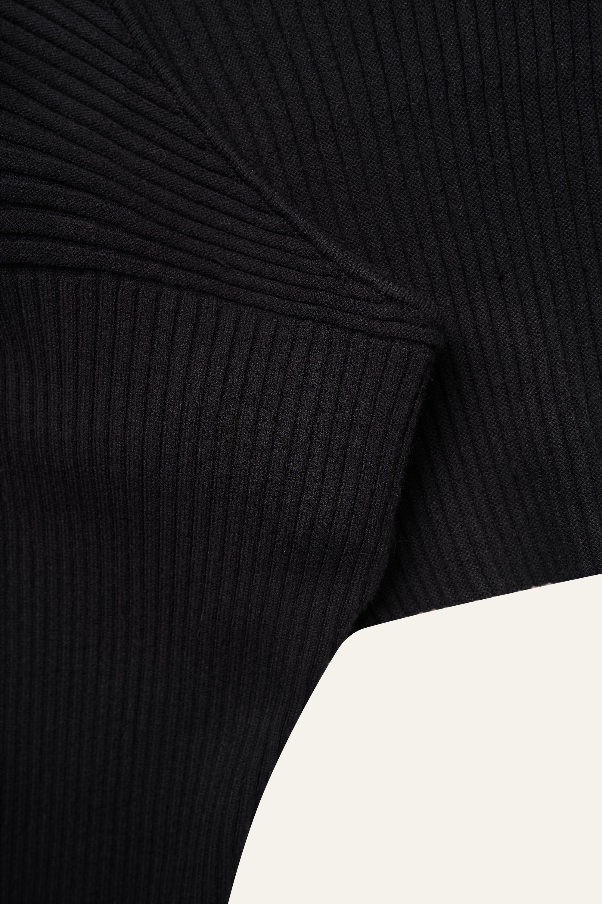 Seamless Knit Shrug Cardigan in Black