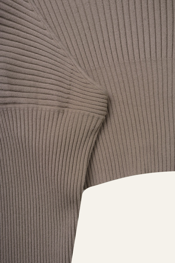 Seamless Knit Shrug Cardigan in Latte
