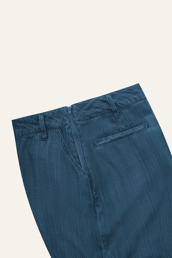 Gentle Denim Column Skirt in Dark Blue